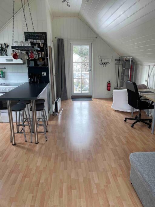 Appartement Koselig Garasjeloft! à Langevag Extérieur photo