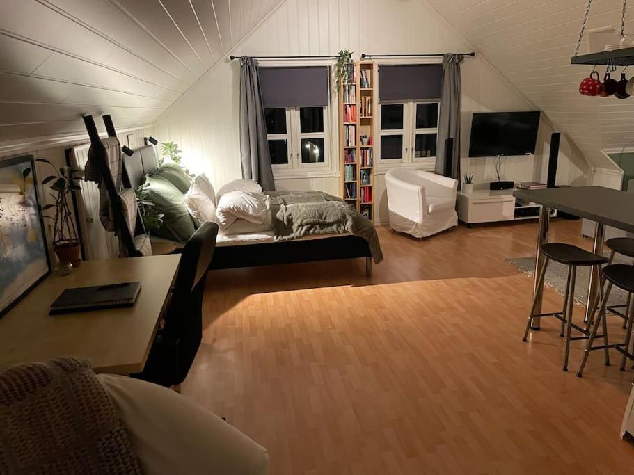 Appartement Koselig Garasjeloft! à Langevag Extérieur photo